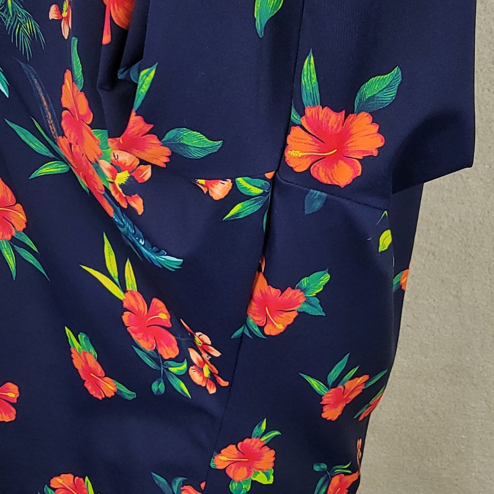 Lands' End Women's L 14-16 Navy Blue Tropical Hibiscus UPF 50+ Rash Guard Top - Picture 11 of 11